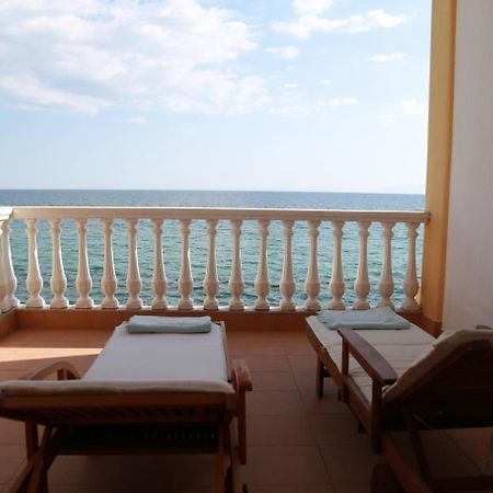George & Katerina Houses Paralia Dionisiou Zewnętrze zdjęcie